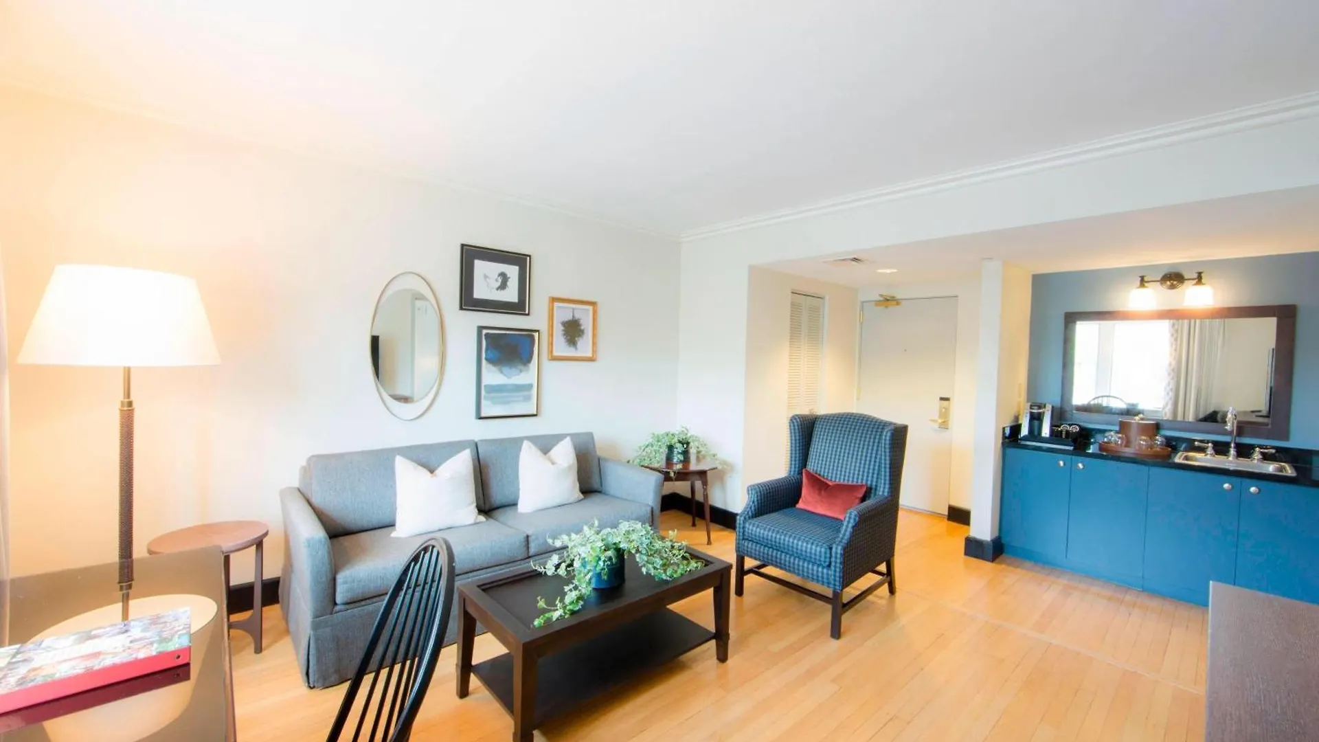Отель Williamsburg Lodge, Autograph Collection