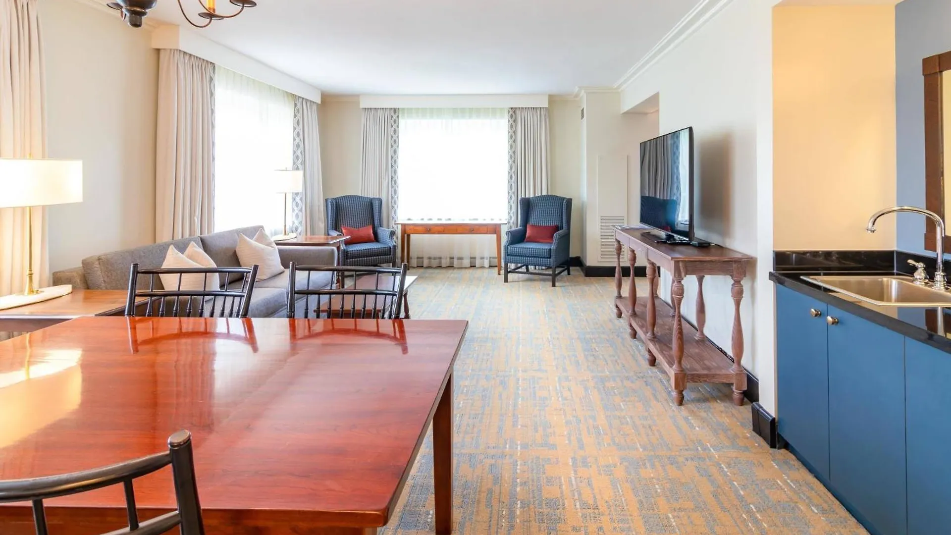 Williamsburg Lodge, Autograph Collection