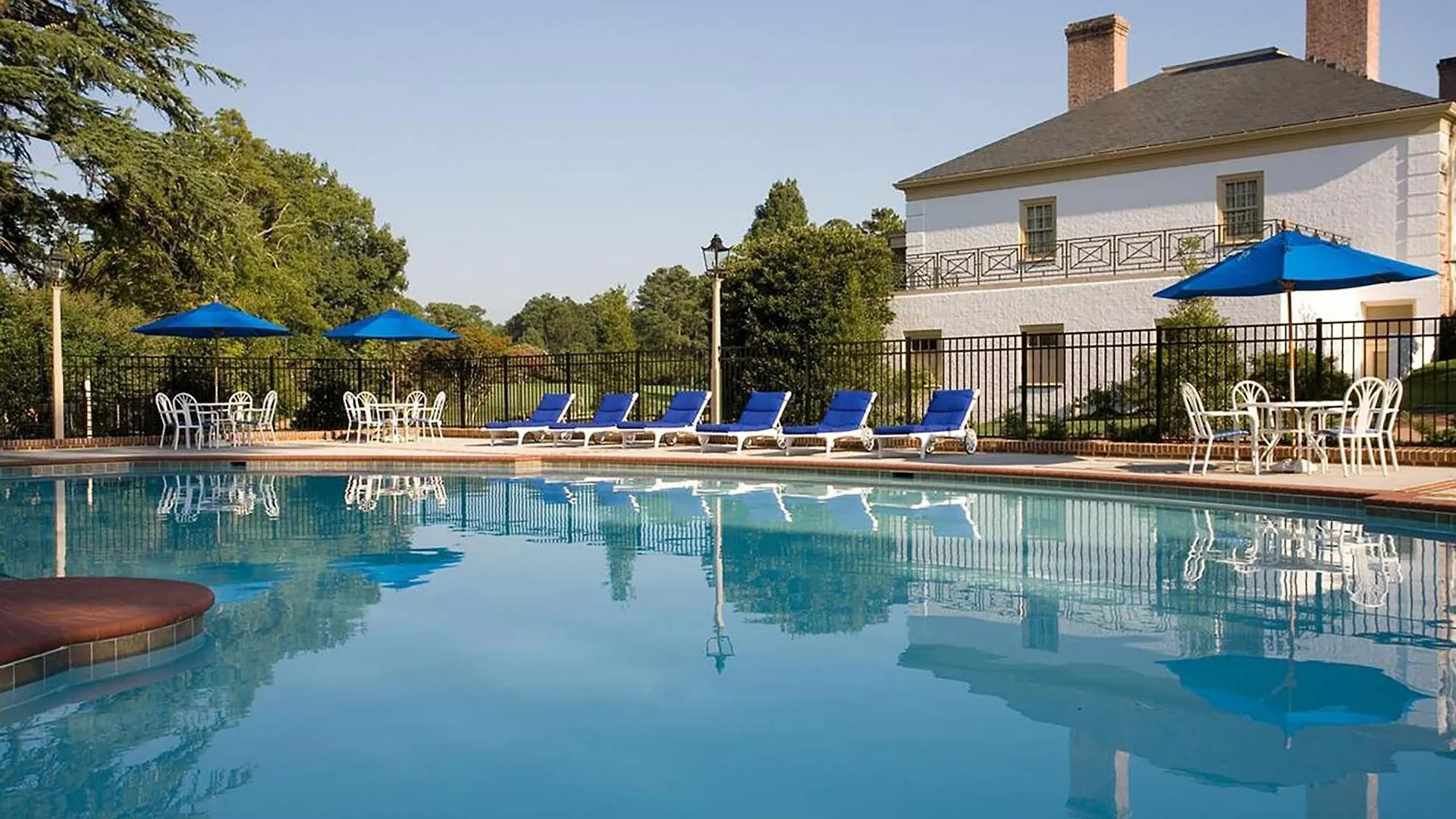 Williamsburg Lodge, Autograph Collection