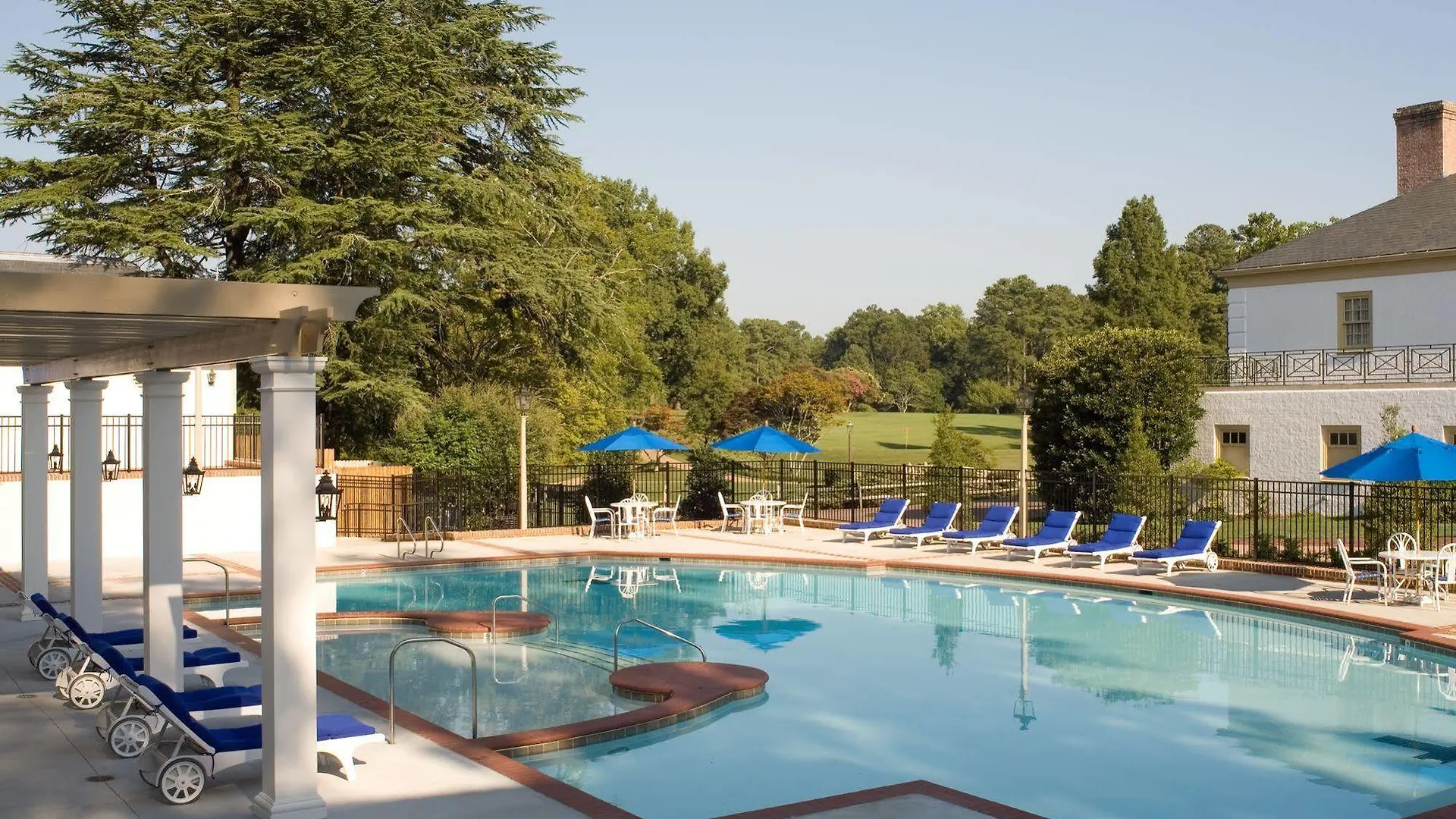 ***** Hotel Williamsburg Lodge, Autograph Collection United States