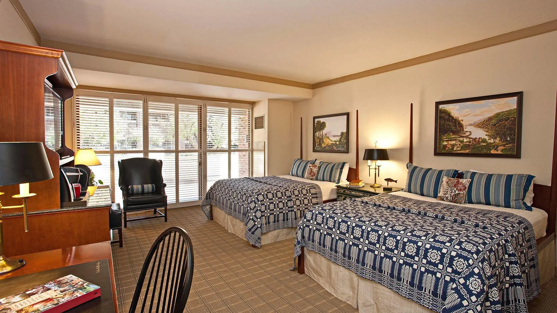 Williamsburg Lodge, Autograph Collection